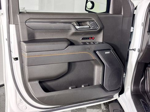 Used 2024 GMC Sierra 1500 AT4 w/ Technology Package AWD/4WD image 10