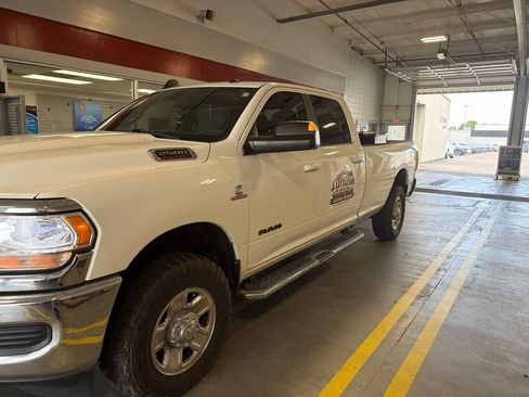Used 2022 RAM 2500 Big Horn AWD/4WD image 2
