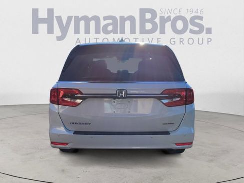 Used 2023 Honda Odyssey Touring image 4