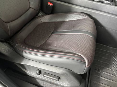 Used 2025 Honda Pilot Black Edition image 37