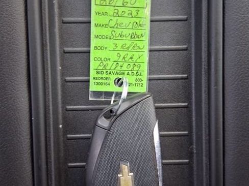 Used 2023 Chevrolet Suburban Z71 w/ Luxury Package image 16