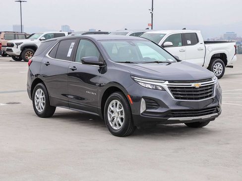 Used 2022 Chevrolet Equinox LT AWD/4WD image 3