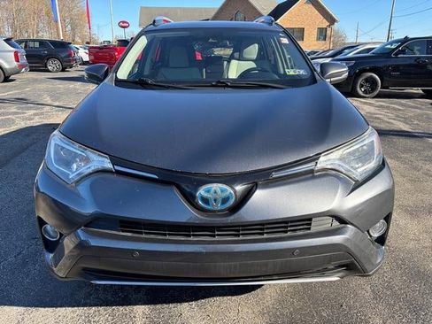 Used 2018 Toyota RAV4 LE Plus image 2