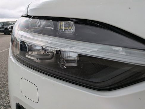 Certified 2022 Volvo XC60 B6 Inscription w/ Advanced Package image 10