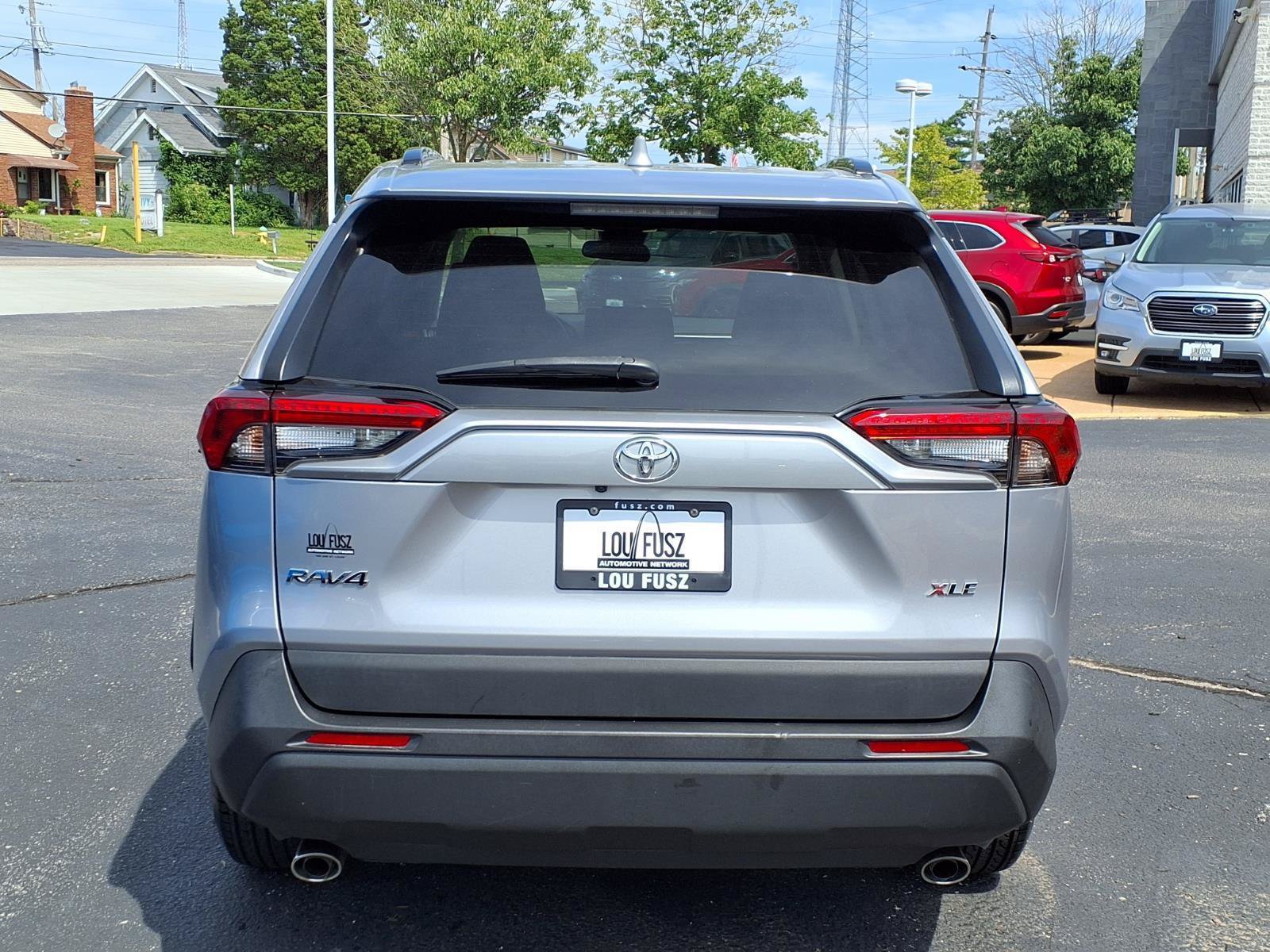 Used 2022 Toyota RAV4 XLE w/ Convenience Package FWD image 20