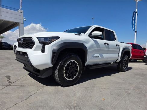 Used 2024 Toyota Tacoma TRD Off-Road image 2