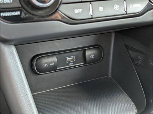 Used 2022 Kia Niro LXS FWD image 15