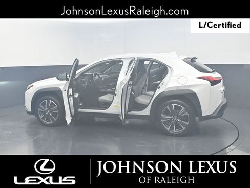 Certified 2022 Lexus UX 250h w/ Accessory Package (Z2) image 27