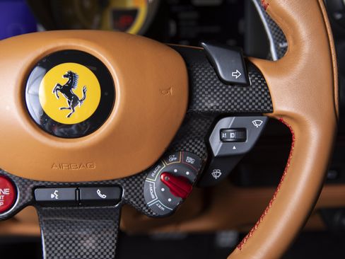 Used 2021 Ferrari F8 Tributo RWD image 32