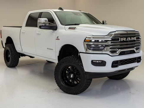Used 2026 RAM 2500 Laramie AWD/4WD image 1