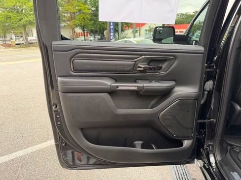 Used 2024 RAM 1500 Limited AWD/4WD image 16