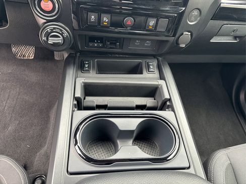 Used 2024 Nissan Titan SV w/ SV Convenience Package image 22