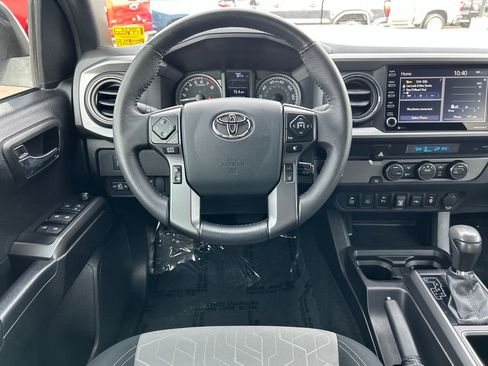 Used 2023 Toyota Tacoma TRD Sport w/ Technology Package image 9