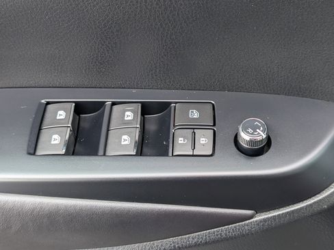 Used 2017 Toyota Highlander Limited Platinum image 22