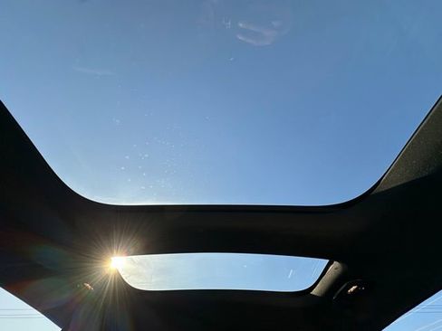 Certified 2023 Mercedes-Benz GLB 250 4MATIC image 18