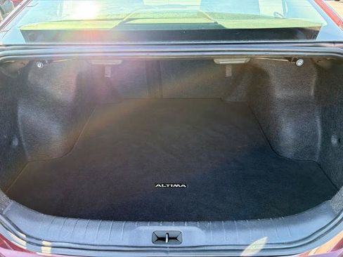 Used 2023 Nissan Altima 2.5 SV FWD image 11
