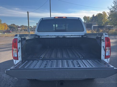 Used 2018 Nissan Frontier PRO-4X image 8