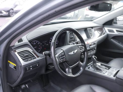 Used 2015 Hyundai Genesis 3.8 image 4