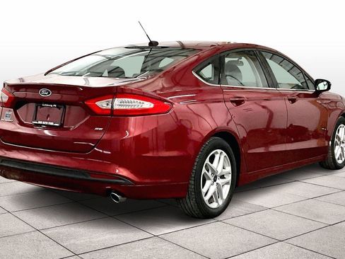 Used 2015 Ford Fusion SE image 12