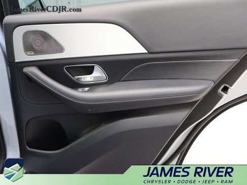 Used 2025 Mercedes-Benz GLE 350 4MATIC image 11