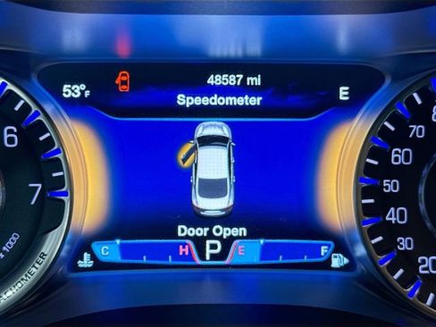 Used 2015 Chrysler 200 C w/ Navigation & Sound Group I image 13