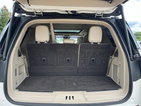 Used 2020 Lincoln Navigator Reserve w/ Luxury Package AWD/4WD image 9
