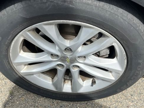 Used 2018 Chevrolet Malibu LT FWD image 15