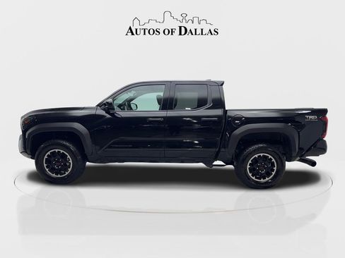 Used 2025 Toyota Tacoma TRD Off-Road AWD/4WD image 5