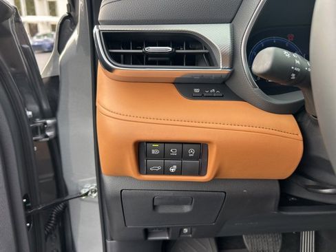 New 2026 Toyota Highlander Platinum image 30