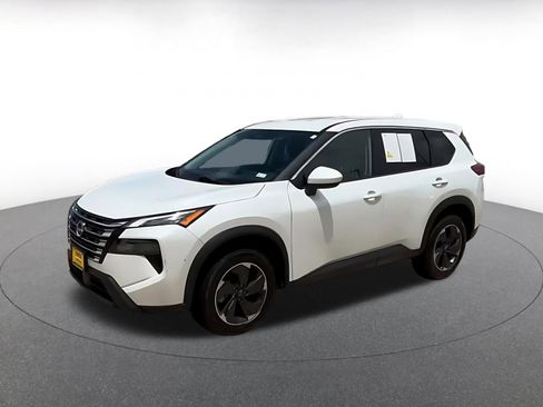 Used 2024 Nissan Rogue SV FWD image 8