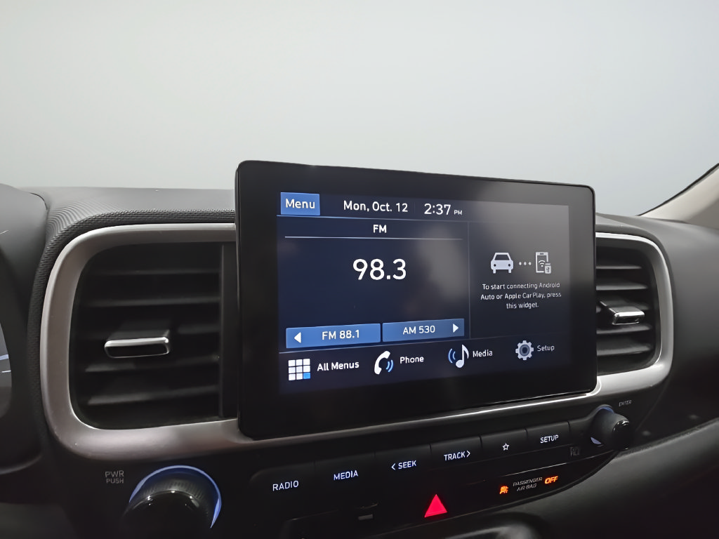Certified 2024 Hyundai Venue SEL FWD image 31