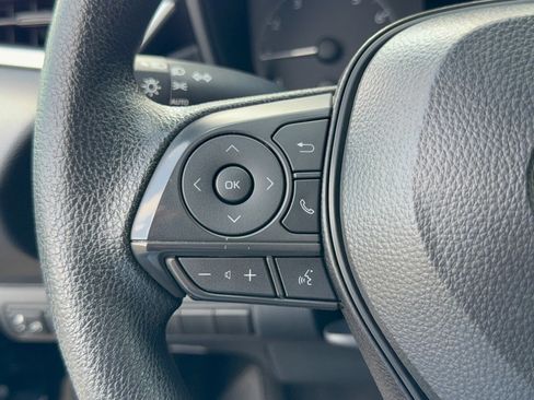 Used 2025 Toyota Corolla LE FWD image 18