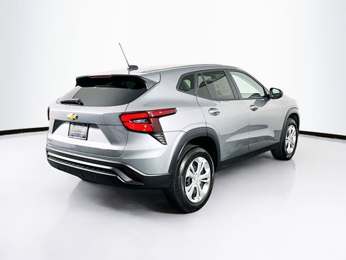 Used 2024 Chevrolet Trax LS w/ Driver Confidence Package image 9