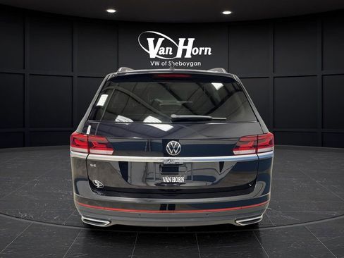 Used 2022 Volkswagen Atlas SE w/ Black Wheel Package image 12