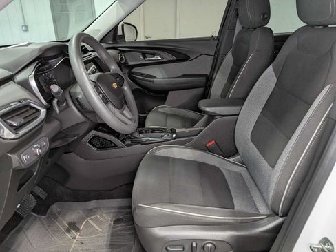 Used 2021 Chevrolet TrailBlazer LT w/ Convenience Package AWD/4WD image 4