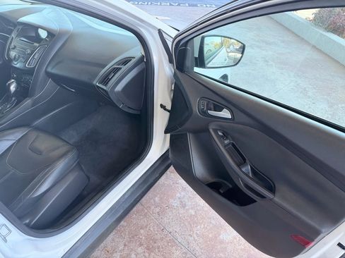 Used 2016 Ford Focus SE w/ Equipment Group 201A image 16