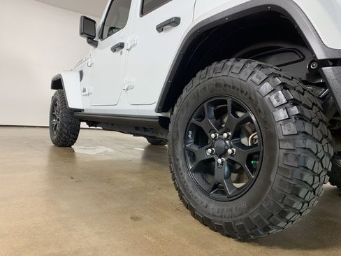 Used 2019 Jeep Wrangler Unlimited Sahara w/ Quick Order Package 24M Moab image 16