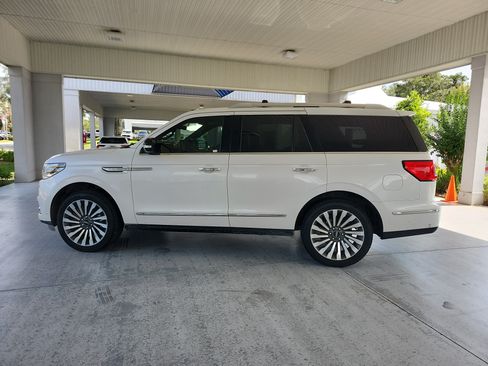 Used 2019 Lincoln Navigator Reserve AWD/4WD image 2