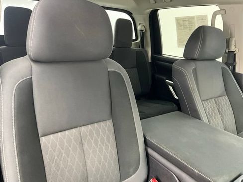 Used 2024 Nissan Titan SV AWD/4WD image 13