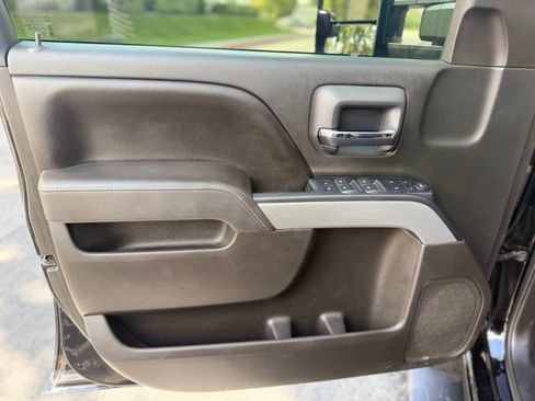 Used 2016 Chevrolet Silverado 2500 LT w/ Midnight Edition AWD/4WD image 11
