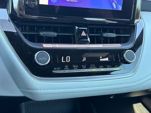 Certified 2025 Toyota Corolla SE image 19