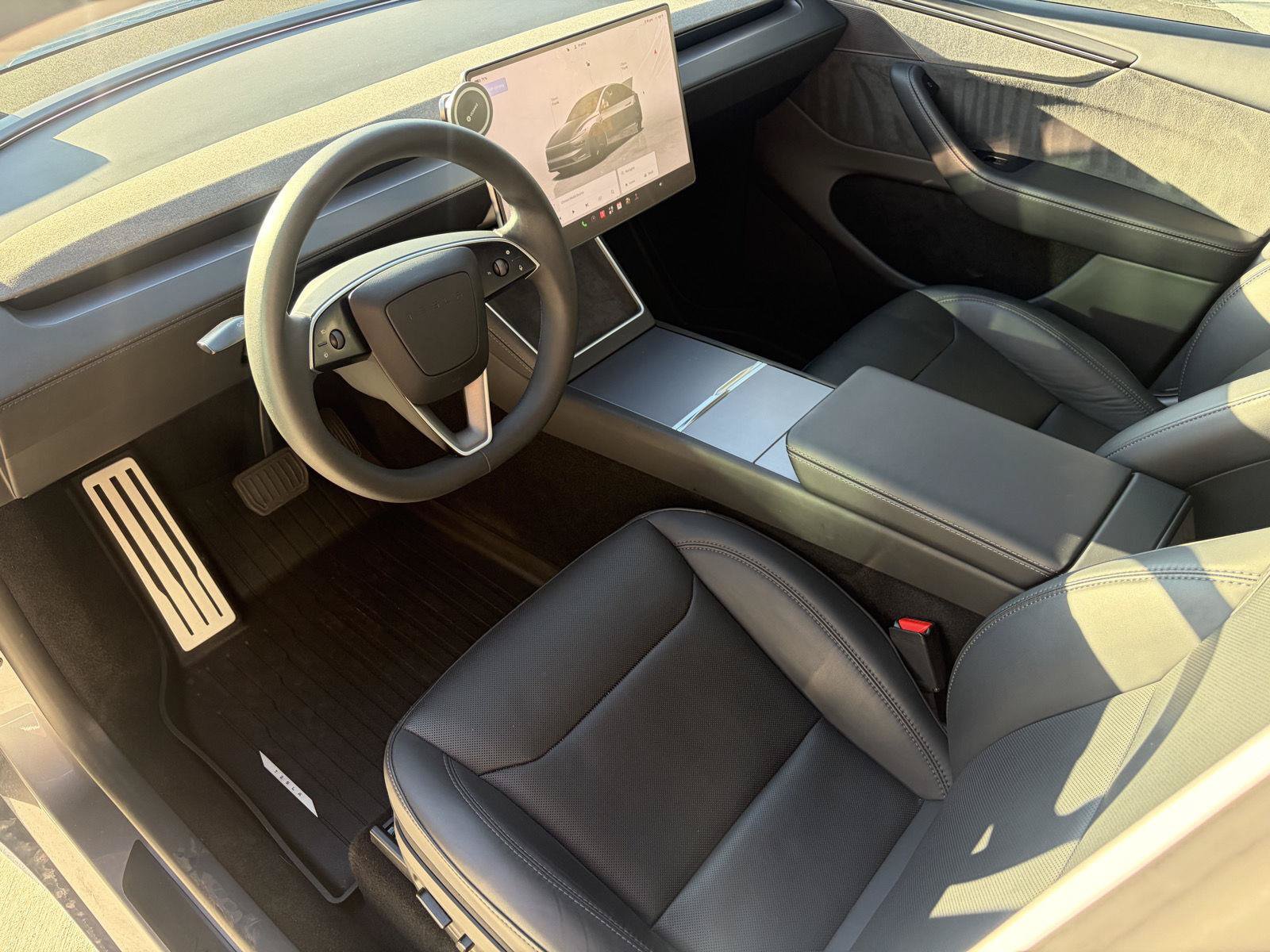 Used 2026 Tesla Model Y AWD image 12
