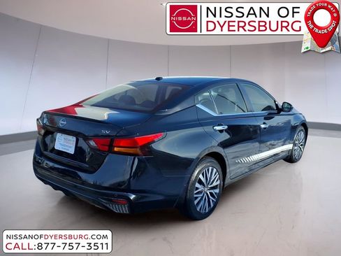 Used 2023 Nissan Altima 2.5 SV image 3