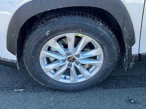 New 2026 Toyota Corolla Cross LE image 5