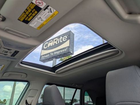 Used 2019 Toyota RAV4 XLE w/ Convenience Package FWD image 24
