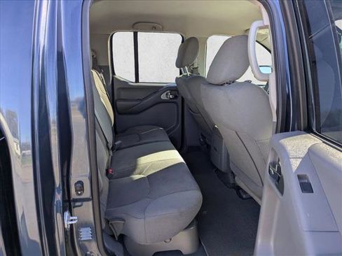 Used 2021 Nissan Frontier SV image 25