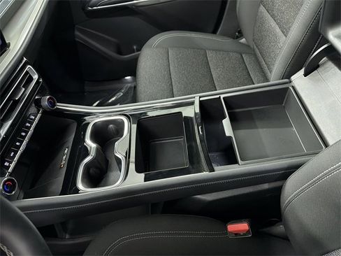 Certified 2025 Chevrolet Traverse LT image 25