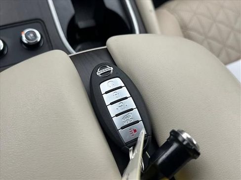 Used 2020 Nissan Murano Platinum FWD image 32