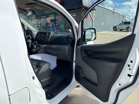 Used 2015 Nissan NV200 S w/ Cruise Control Package FWD image 35