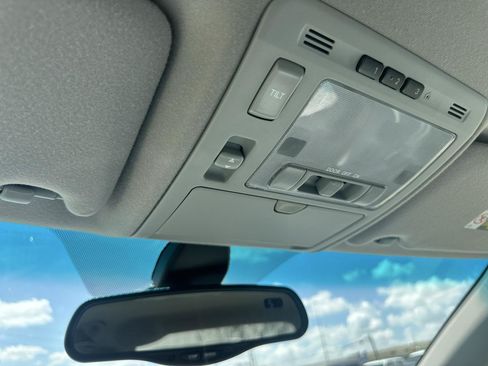 Used 2005 Lexus RX 330 w/ Premium Pkg FWD image 66